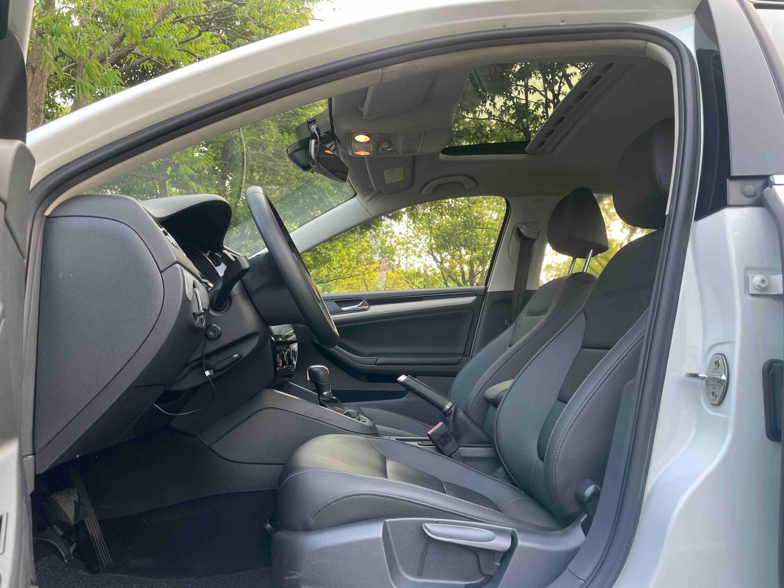 Volkswagen Sagitar 2018 180TSI DSG Premium Version