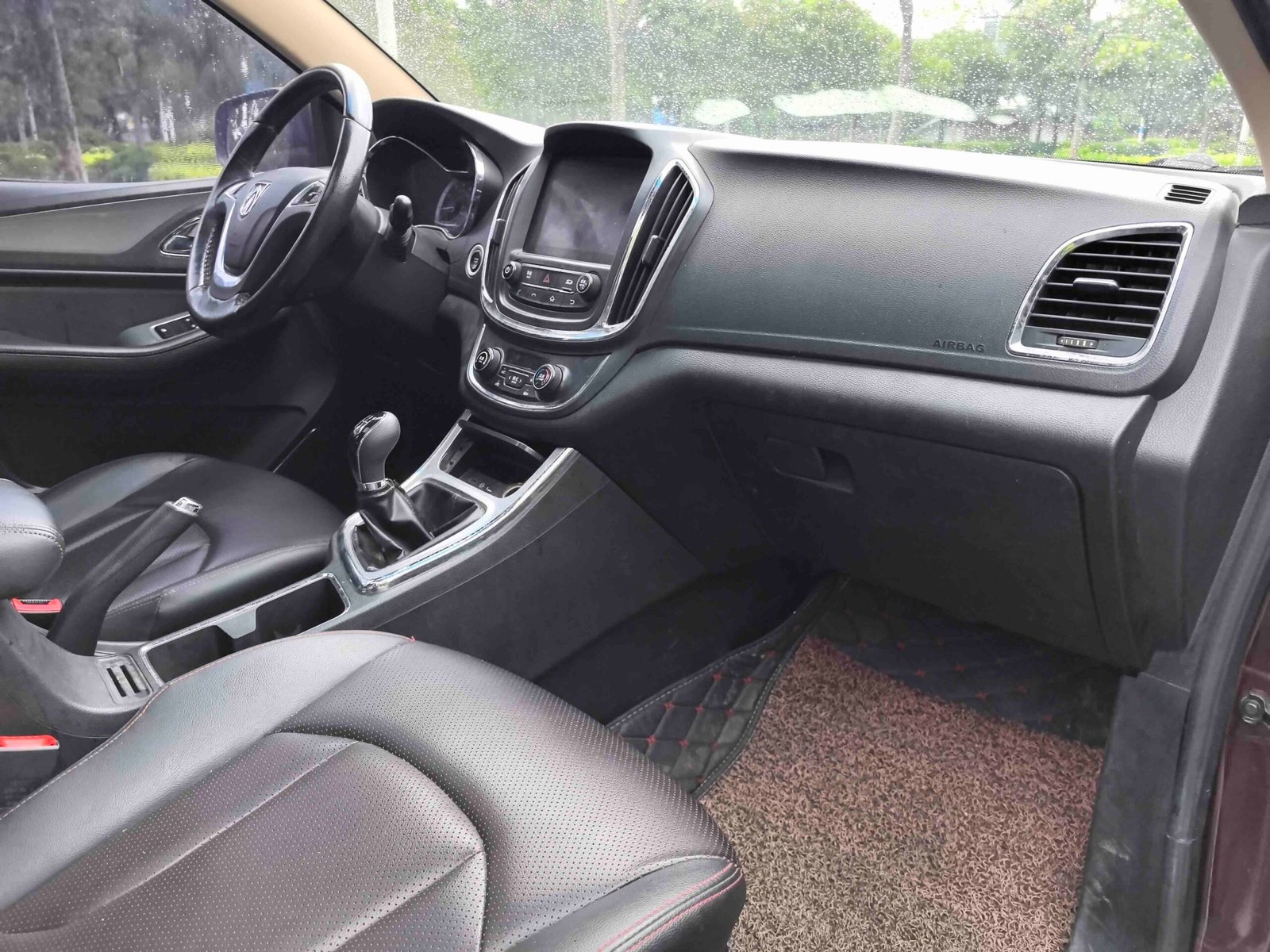 Baojun 560 2015 1.8L Manual Luxury Version
