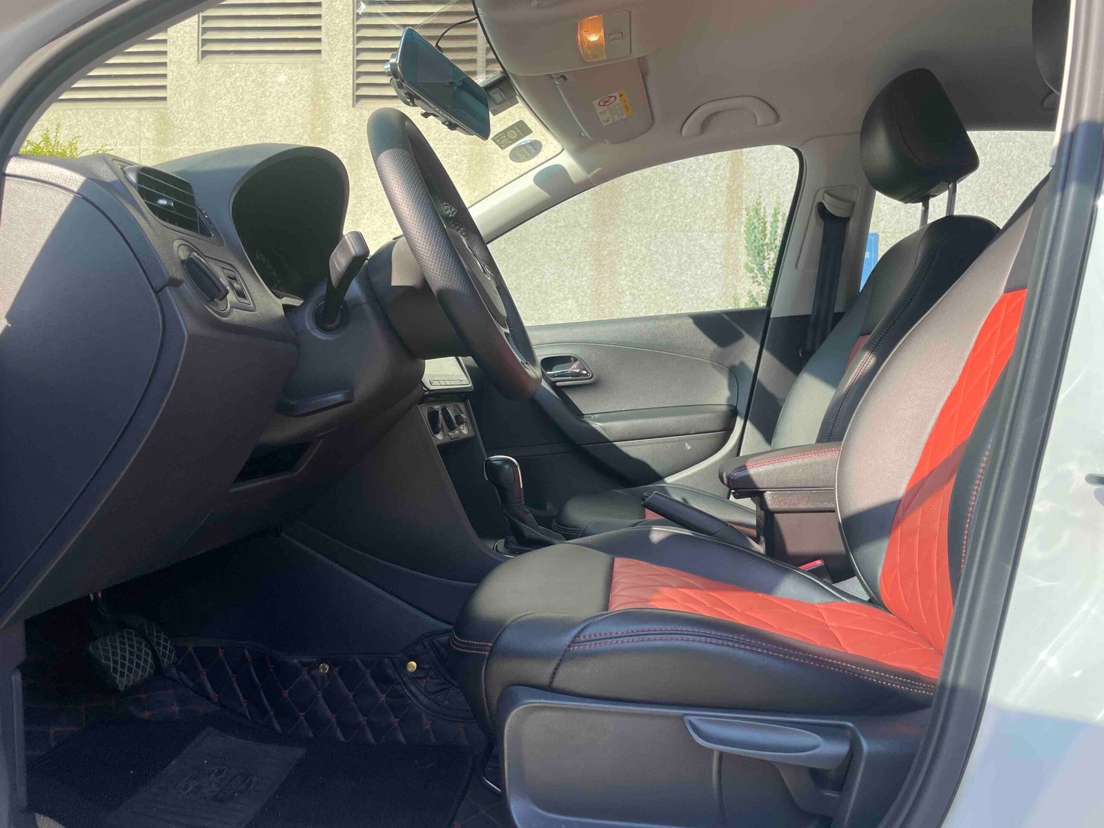 Volkswagen Polo 2018 Hatchback 1.5 AT Safety Version