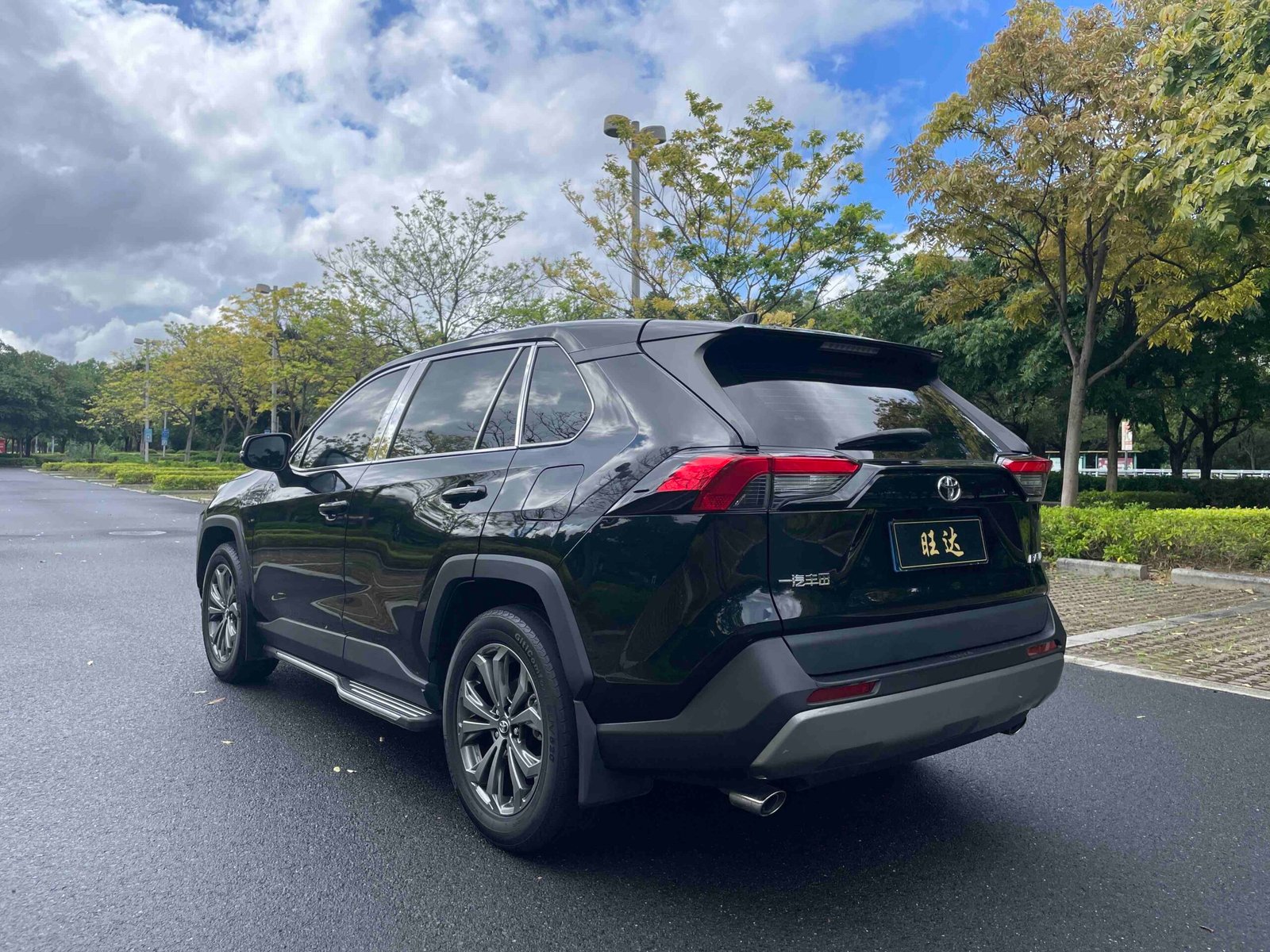 Toyota RAV4 2023 2.0L CVT 2‑WD Fashion Version