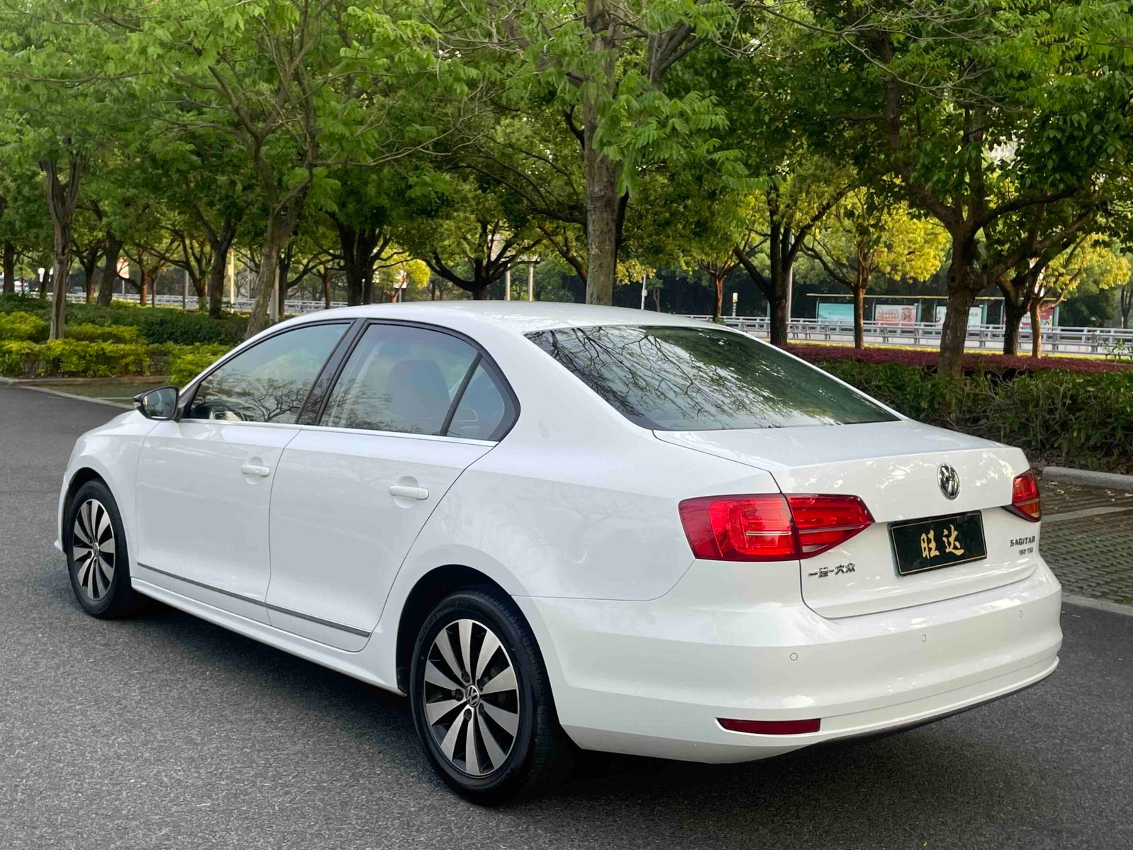 Volkswagen Sagitar 2018 180TSI DSG Premium Version