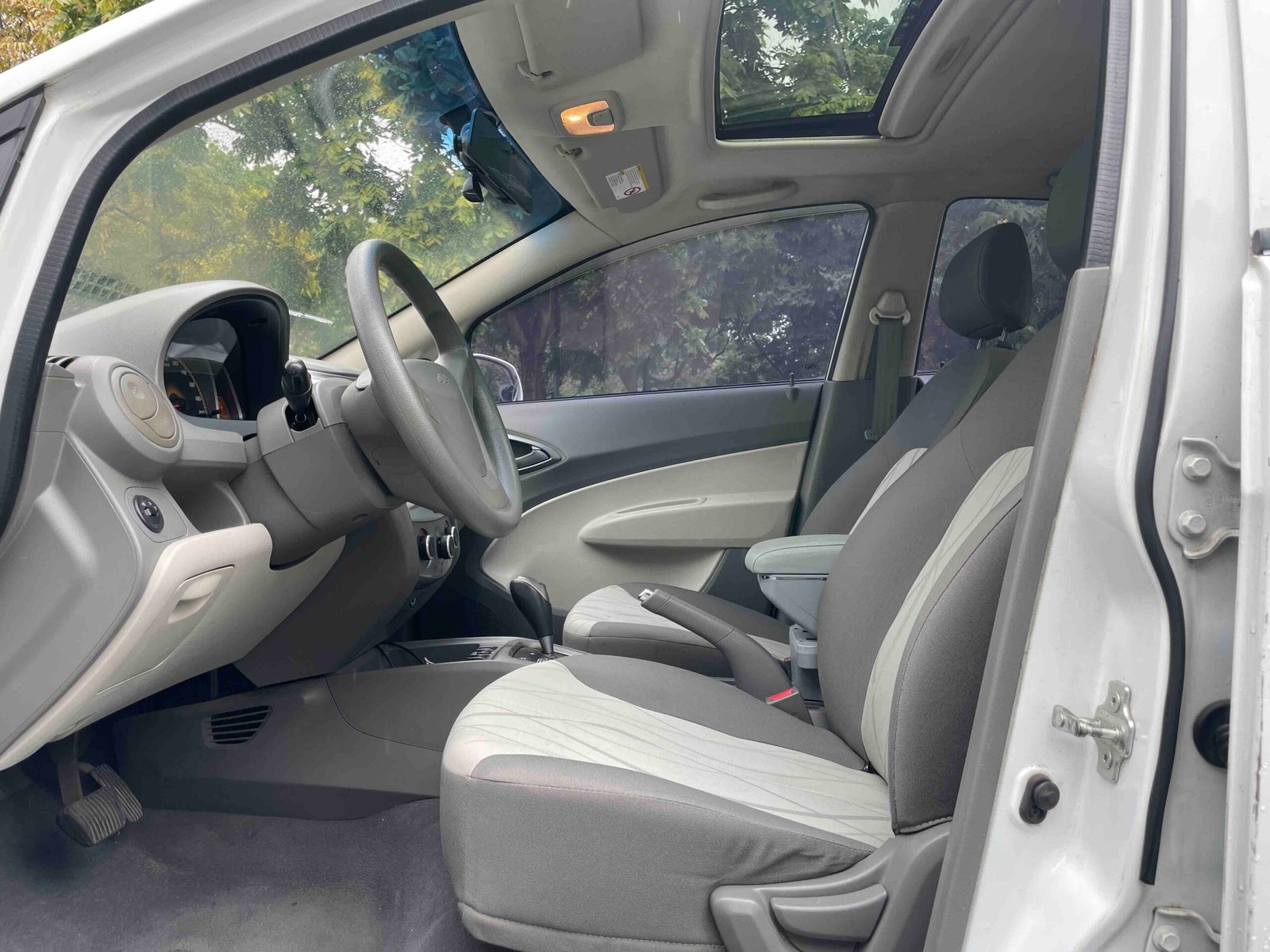 -Chevrolet Sail 2011 Model Sedan 1.4L AMT Happiness Edition