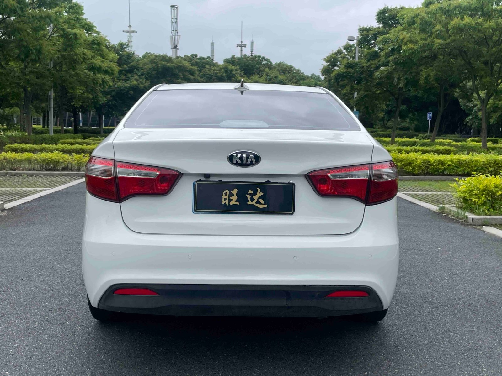 -Kia K2 2012 Model Sedan 1.4L MT GL Memorial Edition