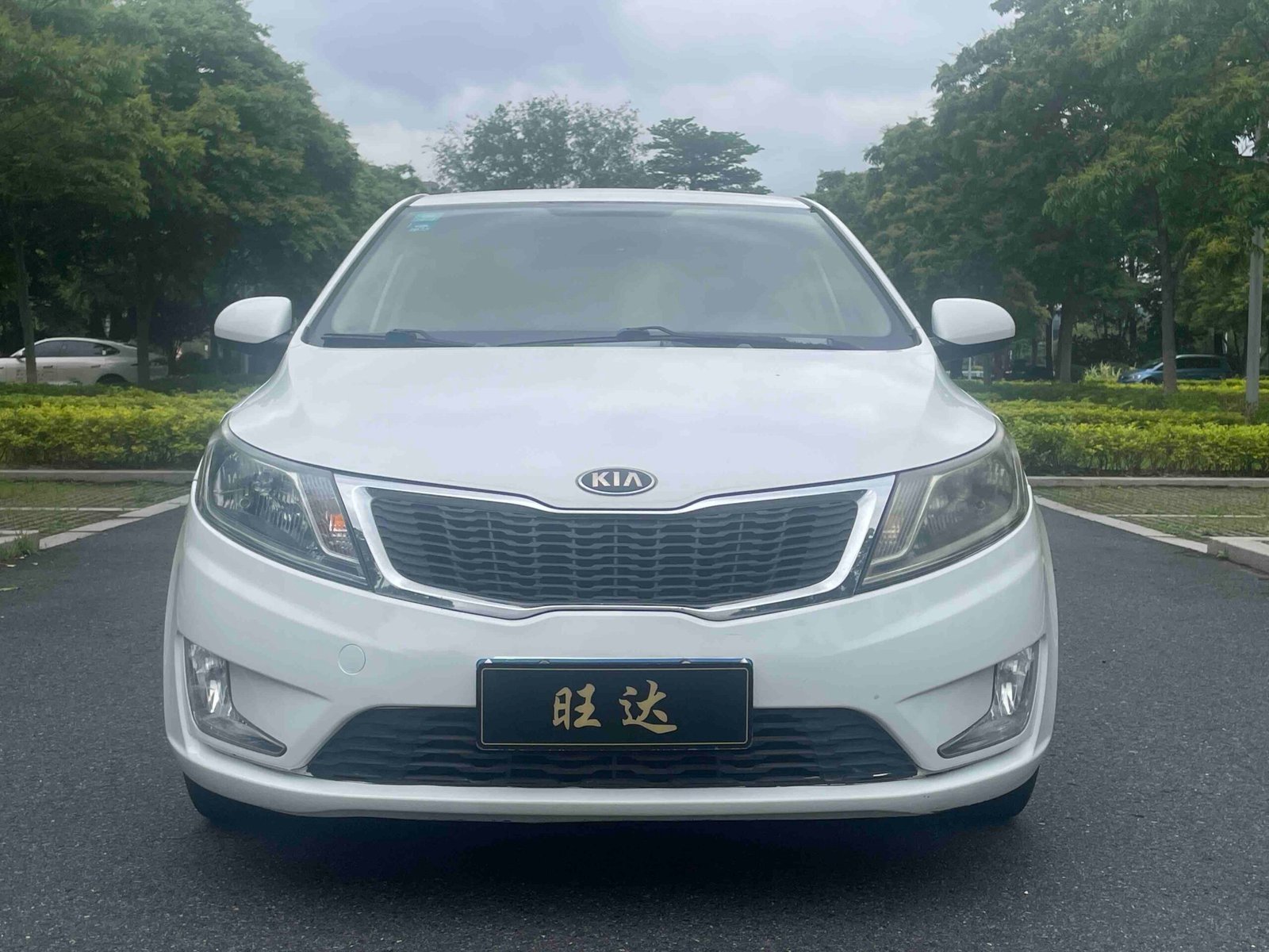 -Kia K2 2012 Model Sedan 1.4L MT GL Memorial Edition