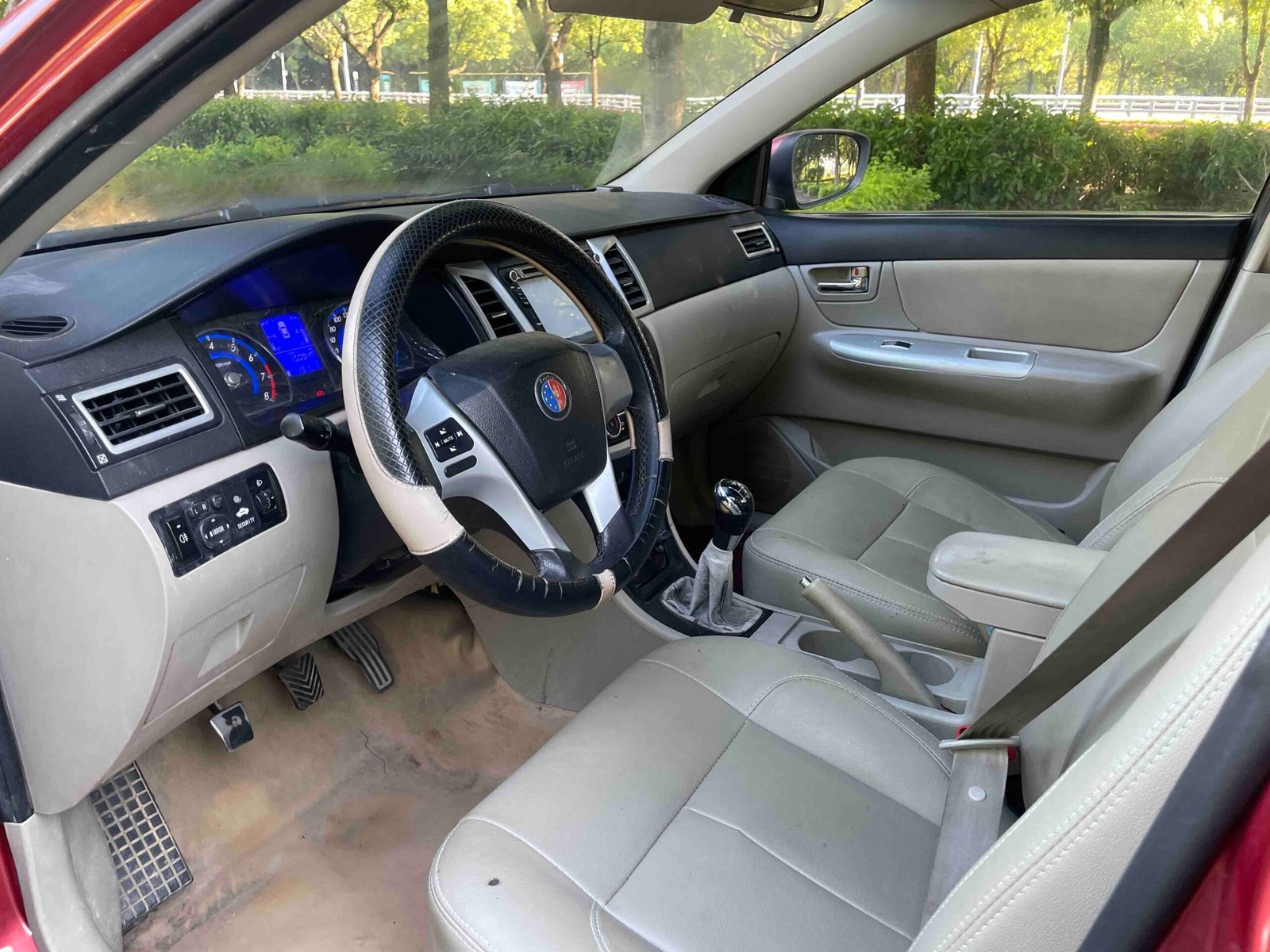 -Geely Haijing SC7 2014 Model 1.5L Manual Elite Edition