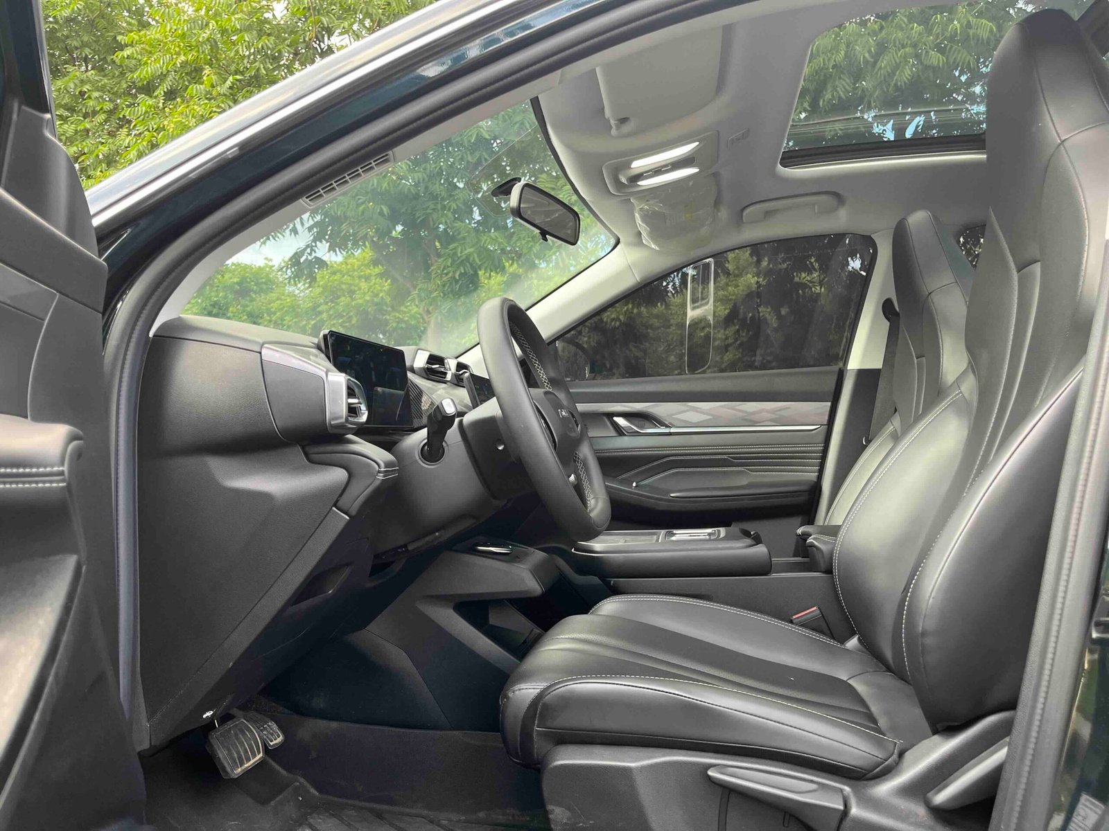 -Dongfeng Fengshen Haohan 2025 Model 1.5T Jinshang Edition (Sunroof Version)
