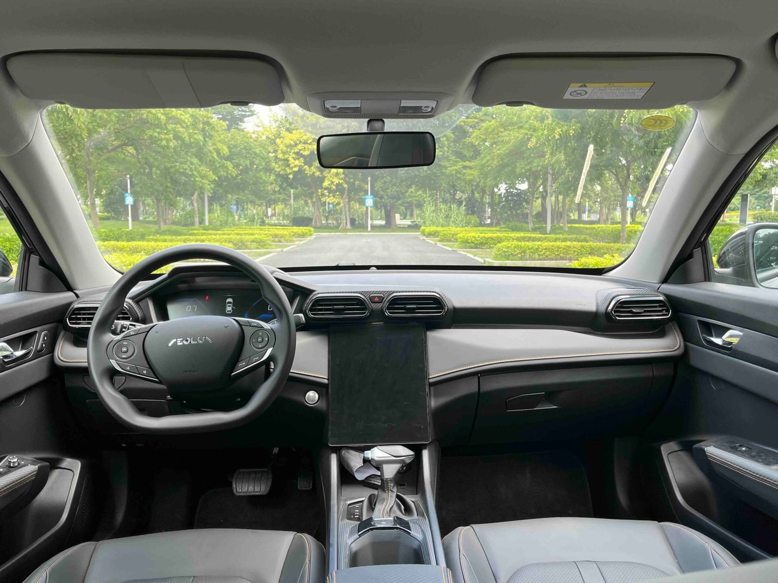 -Dongfeng Fengshen Yixuan 2025 Model 1.5L Automatic Luxury Edition