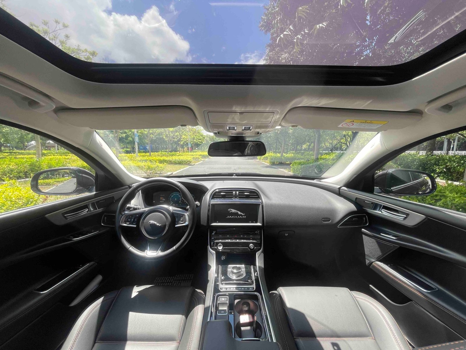 -Jaguar XEL 2019 Model 2.0T 200PS Premium Edition