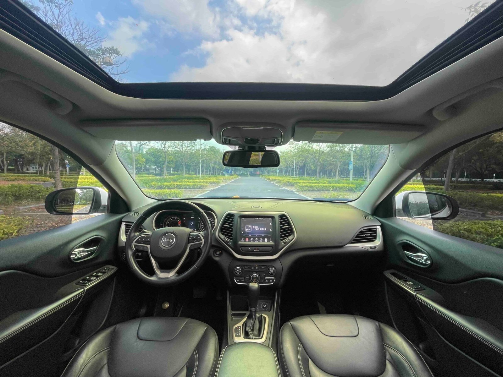 Jeep Cherokee 2019 2.0L 2WD Classic Edition