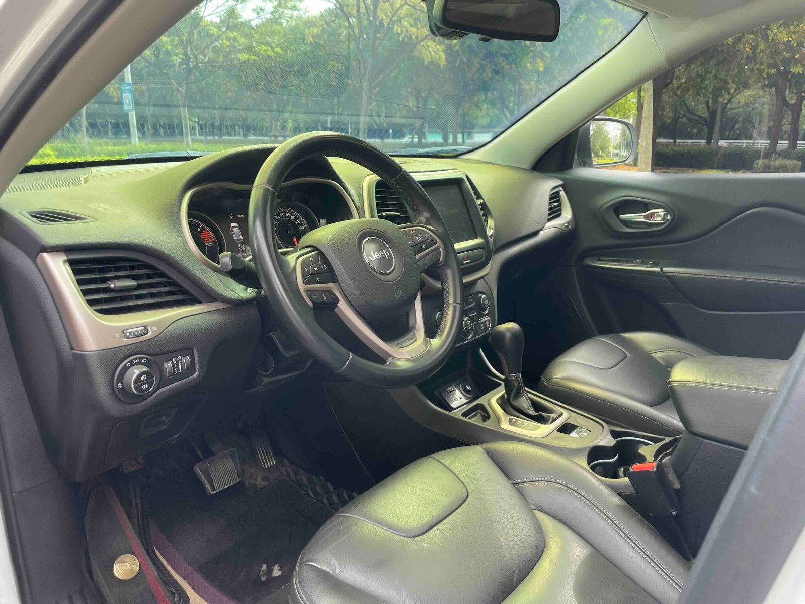 Jeep Cherokee 2019 2.0L 2WD Classic Edition
