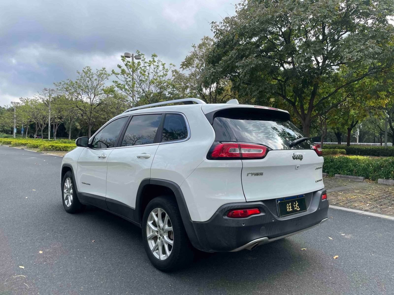 Jeep Cherokee 2019 2.0L 2WD Classic Edition